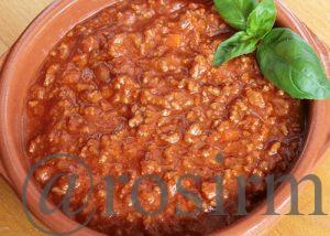 Salsa con carne molida